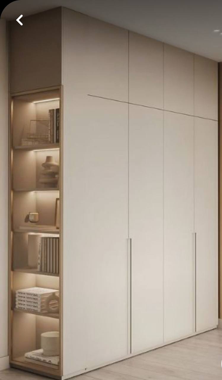 Шкаф распашной Кремовый с подсвеченными полками